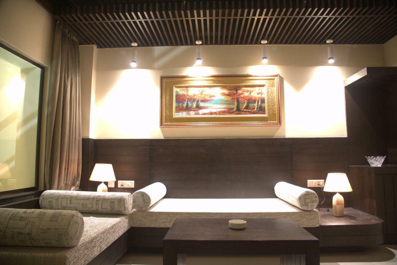Hôtel The Forresta à Siliguri Extérieur photo
