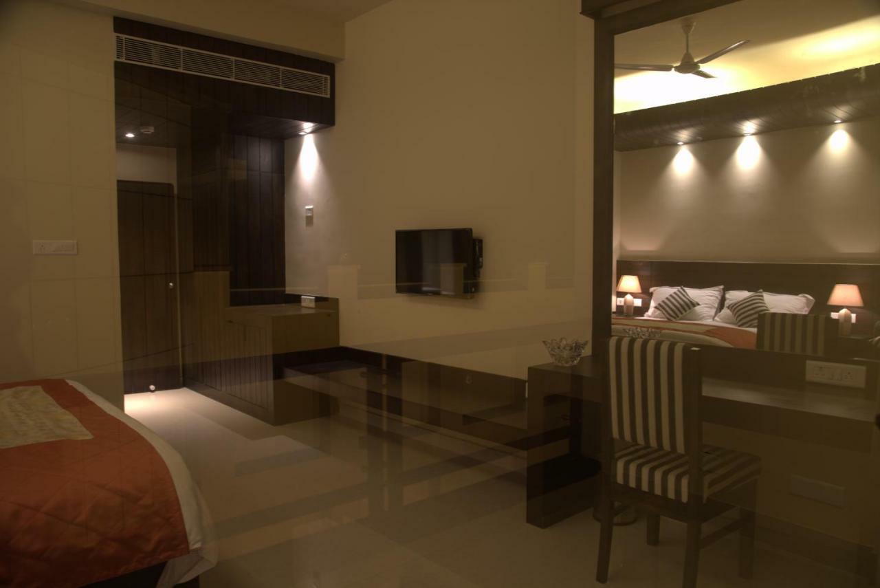 Hôtel The Forresta à Siliguri Extérieur photo